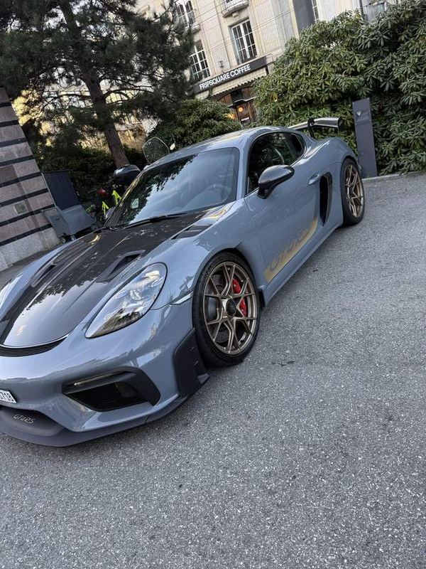 Porsche GT4 Rs