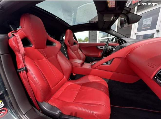 Jaguar F-type V6S
