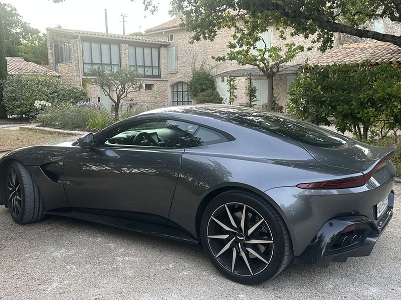 Aston Martin Vantage