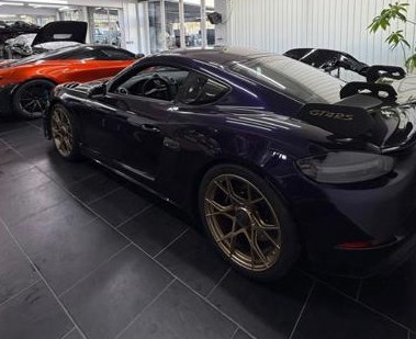 Porsche 718 Cayman GT4 RS