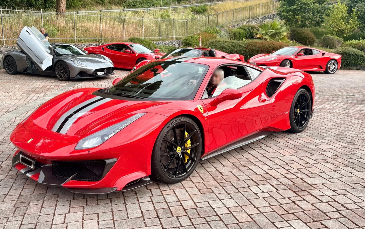 Ferrari 488 Pista