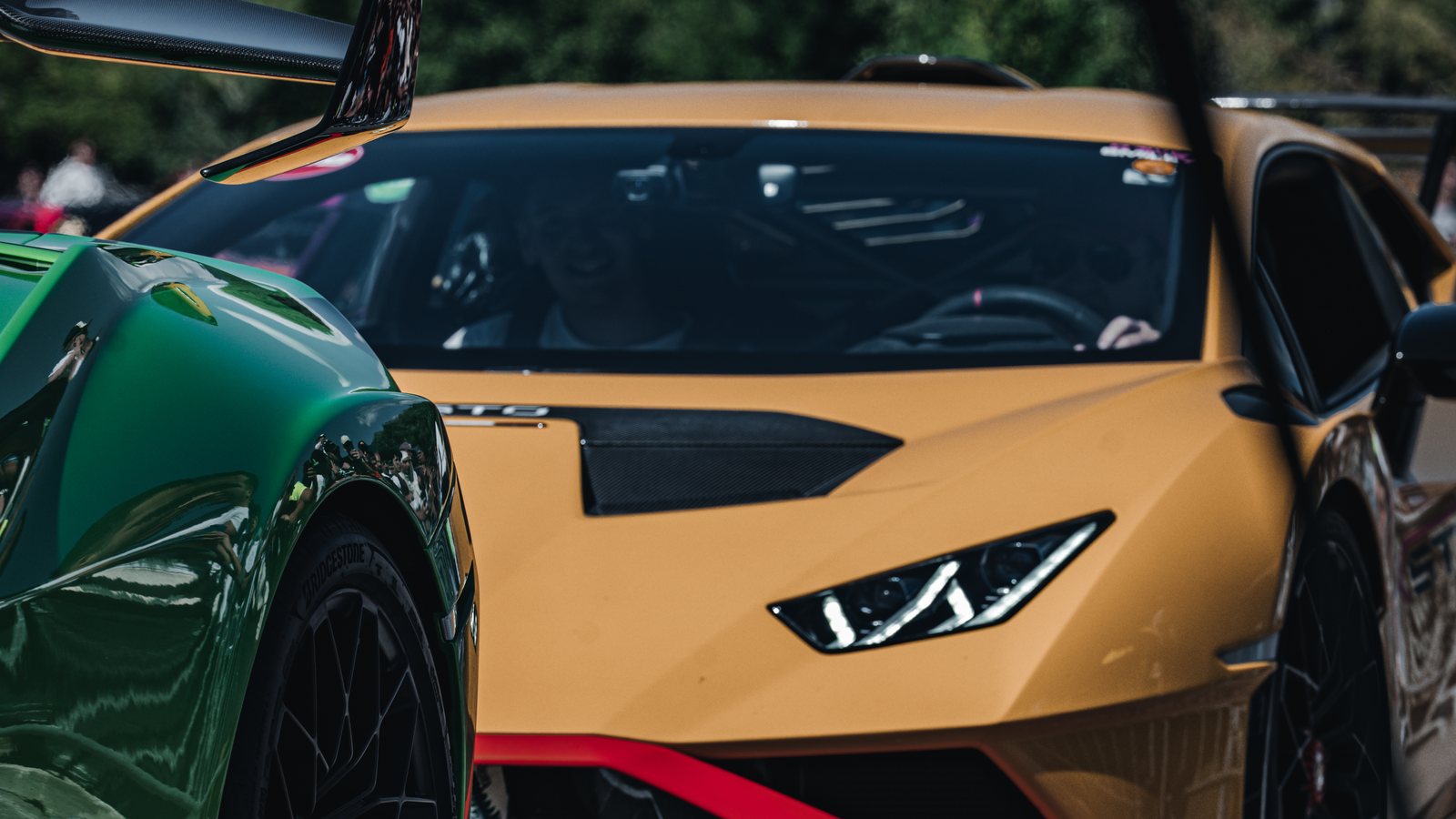 Deux Lamborghini Huracán STO alignées au festival